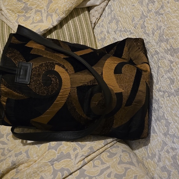 Maggie A Settle Elegant Black and Brown Women's Bag - Picture 3 of 8